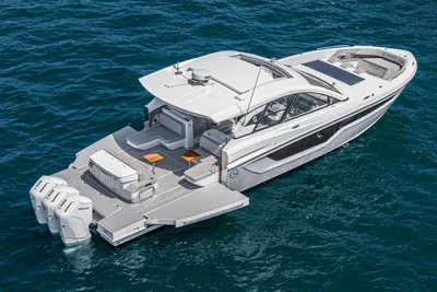 Cruisers Yachts 50 GLS