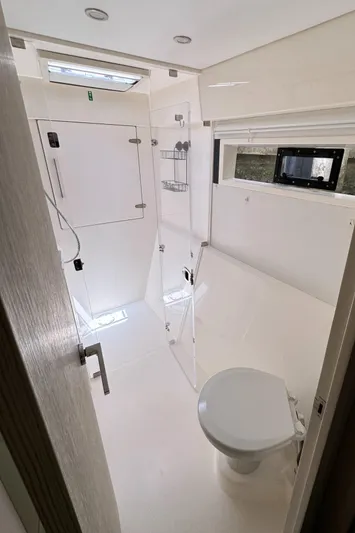 Even Mo Betta Yacht Photos Pics 