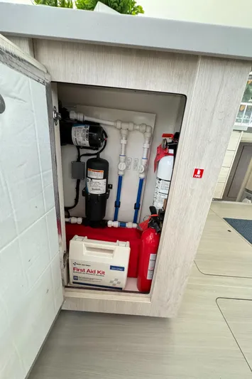 Even Mo Betta Yacht Photos Pics 