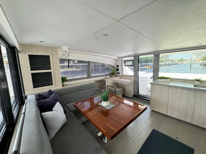 Even Mo Betta Yacht Photos Pics 