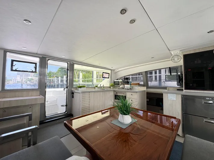 Even Mo Betta Yacht Photos Pics 