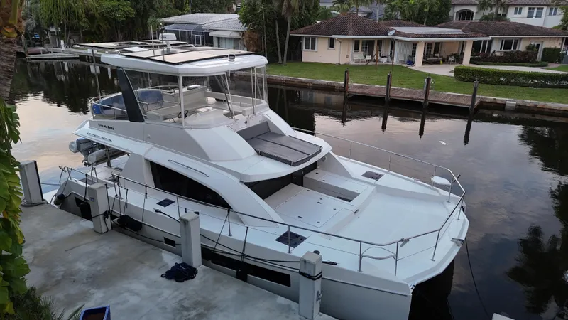 Even Mo Betta Yacht Photos Pics 