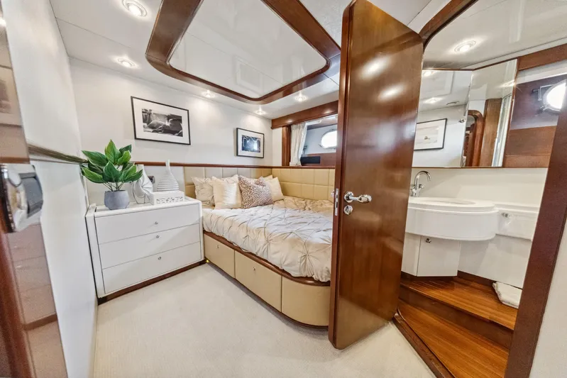 Alchemy Yacht Photos Pics 