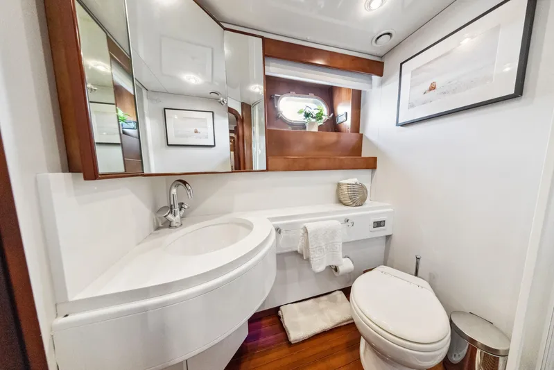 Alchemy Yacht Photos Pics 