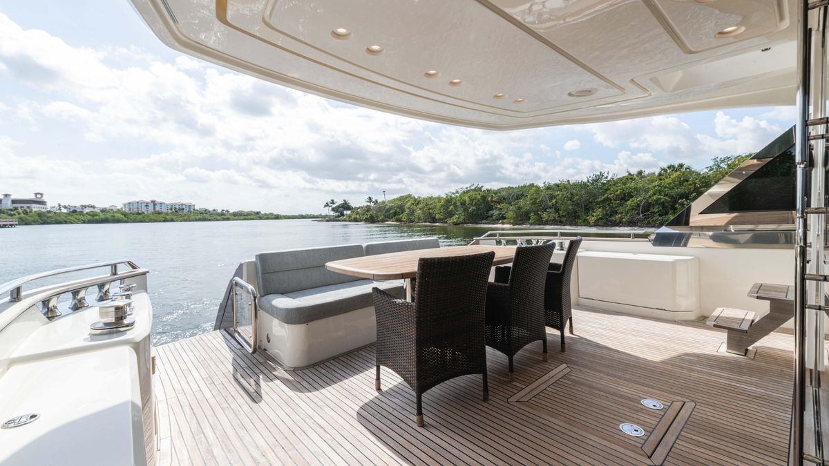 2016 Monte Carlo Yachts 65 