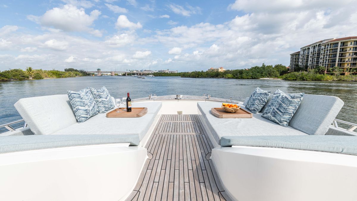 2016 Monte Carlo Yachts 65 