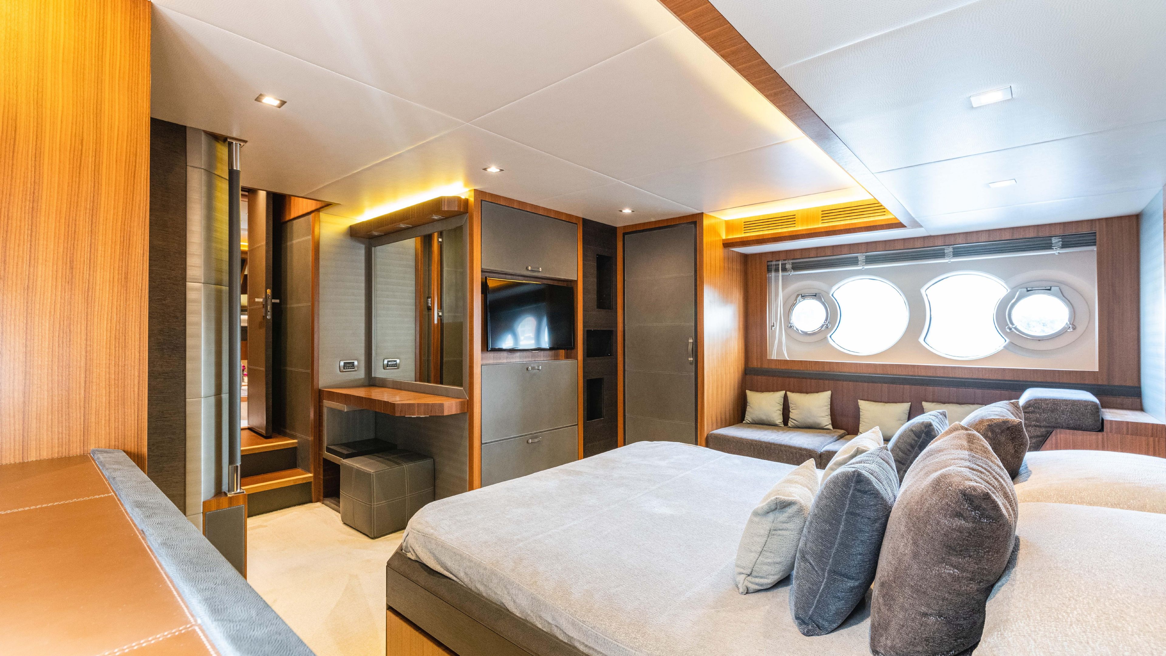 Yacht