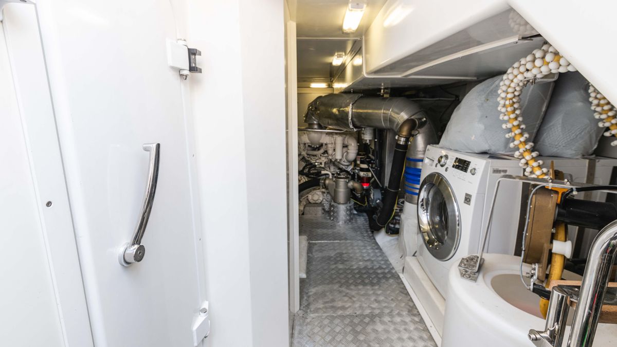 2016 Monte Carlo Yachts 65 