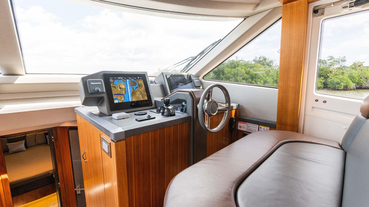 2016 Monte Carlo Yachts 65 