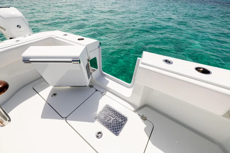  Yacht Photos Pics Freeman 37 VH 2022 boat deck with ocean view, featuring sleek white design.