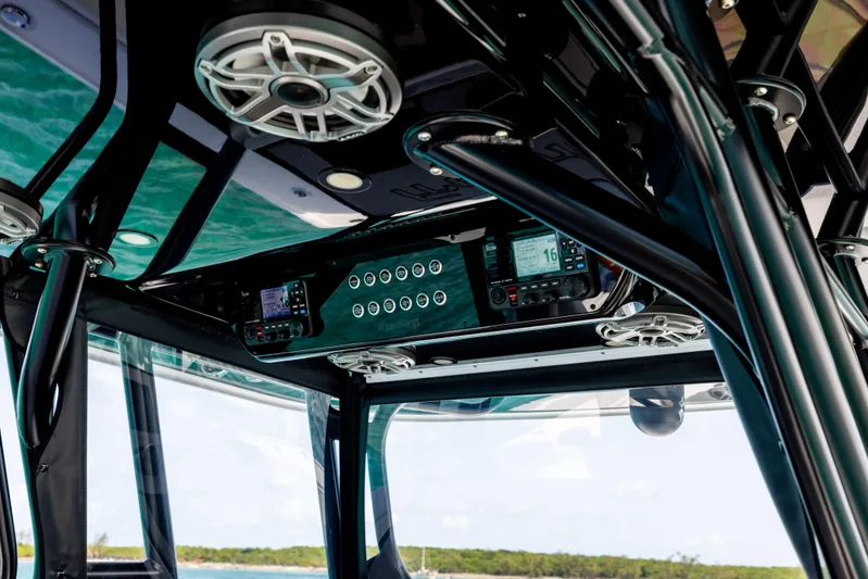  Yacht Photos Pics Interior view of 2022 Freeman 37 VH boat's control panel and speakers.