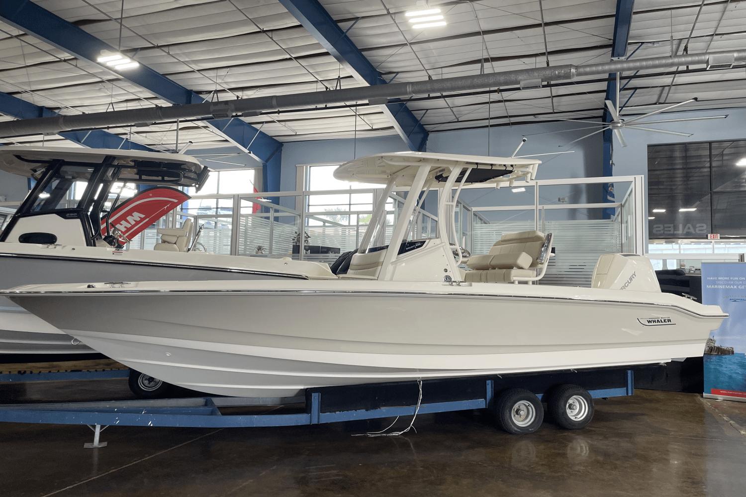 2024 Boston Whaler 220 Dauntless Center Console For Sale YachtWorld   9101025 954580105 0 101120230506 1 