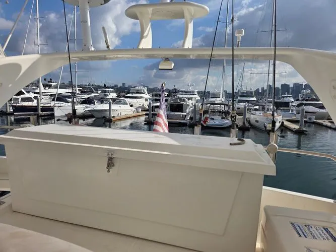 Lady L Yacht Photos Pics 2000 Cruisers Yachts Sport 50 - Image 6