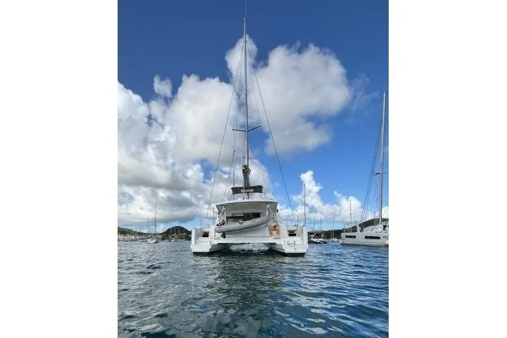 Farallo Yacht Photos Pics Bali 4.5