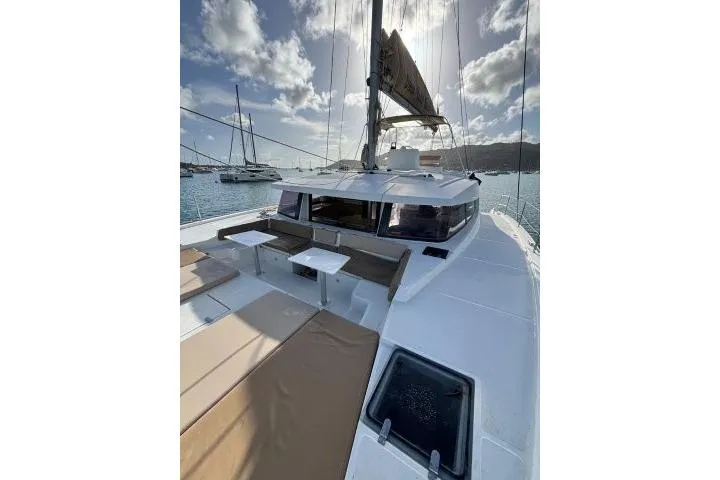 Farallo Yacht Photos Pics Bali 4.5