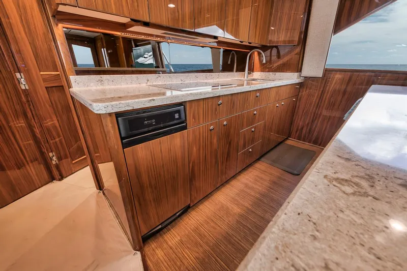 High Rise Yacht Photos Pics 