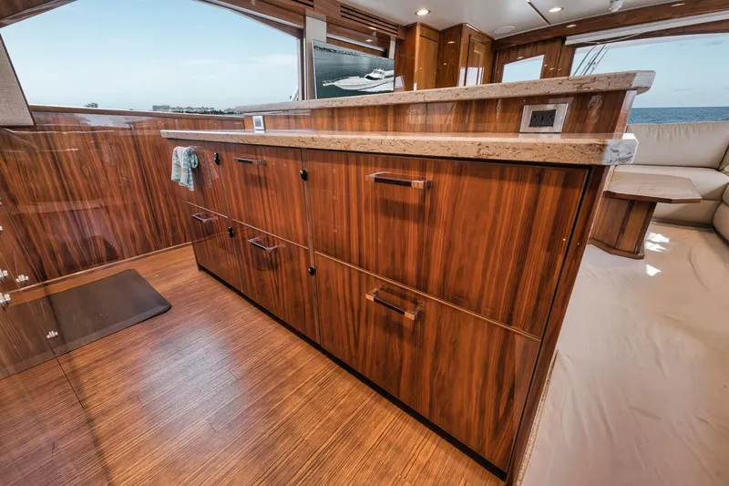High Rise Yacht Photos Pics 