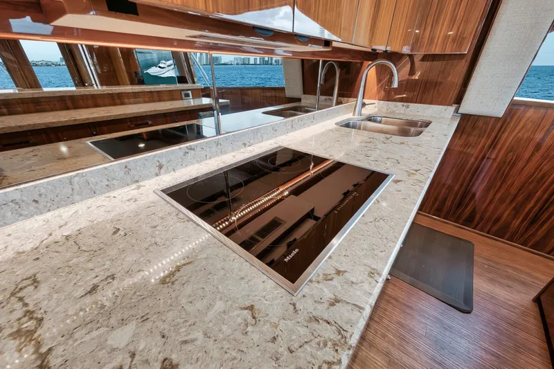 High Rise Yacht Photos Pics 