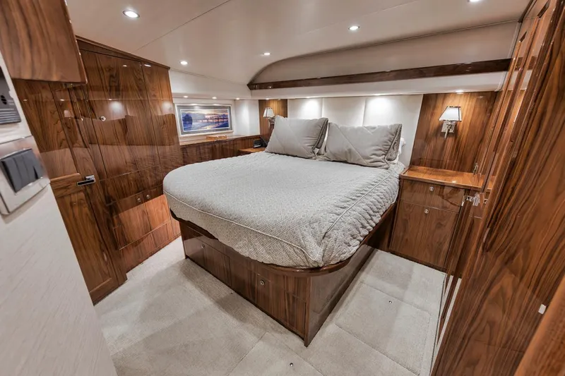 High Rise Yacht Photos Pics 
