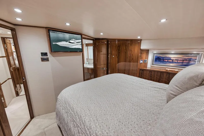 High Rise Yacht Photos Pics 
