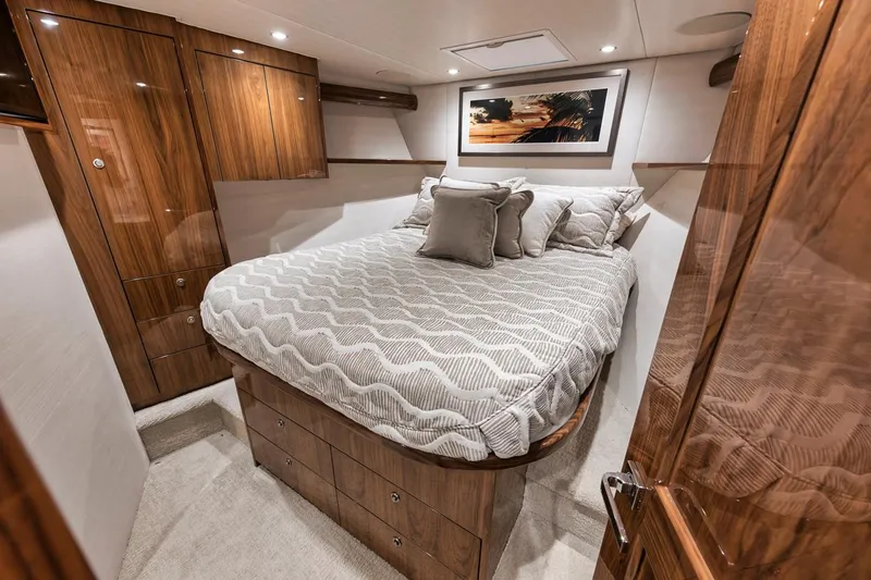 High Rise Yacht Photos Pics 