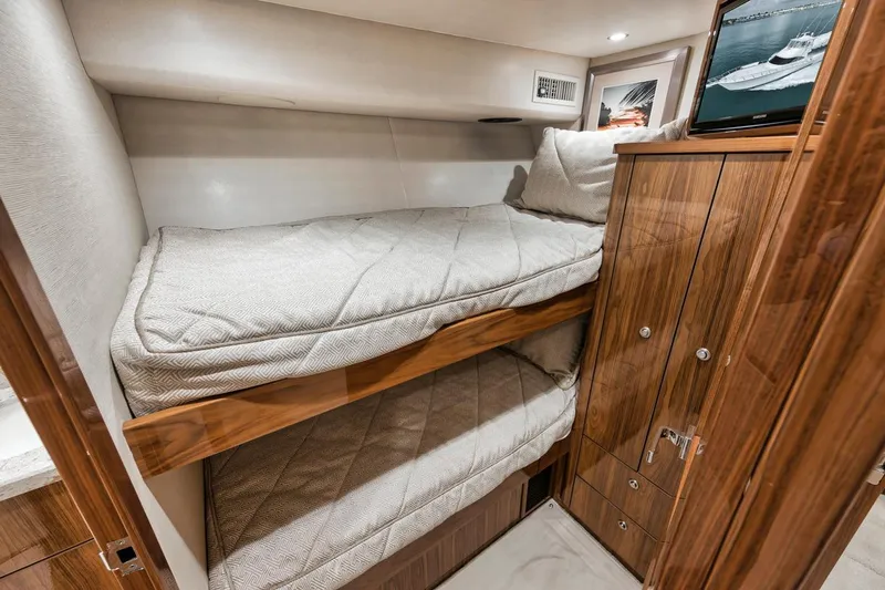 High Rise Yacht Photos Pics 