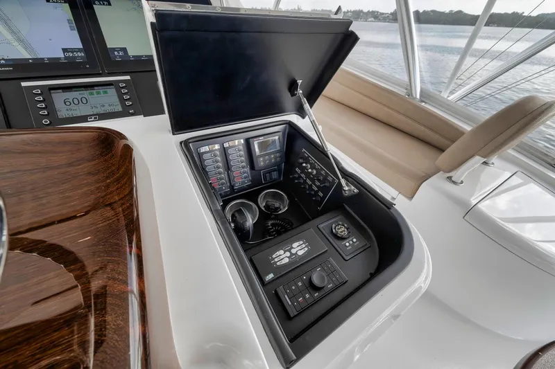 High Rise Yacht Photos Pics 