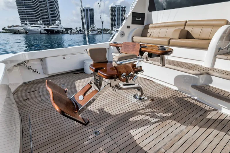 High Rise Yacht Photos Pics 