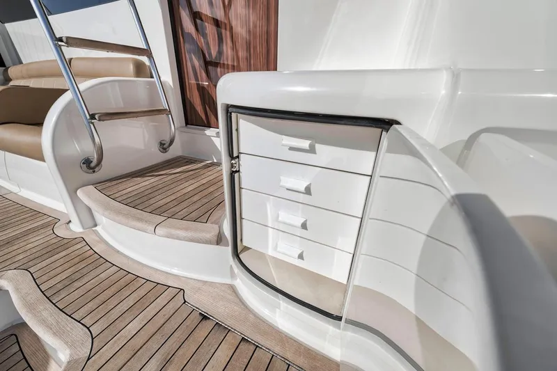 High Rise Yacht Photos Pics 