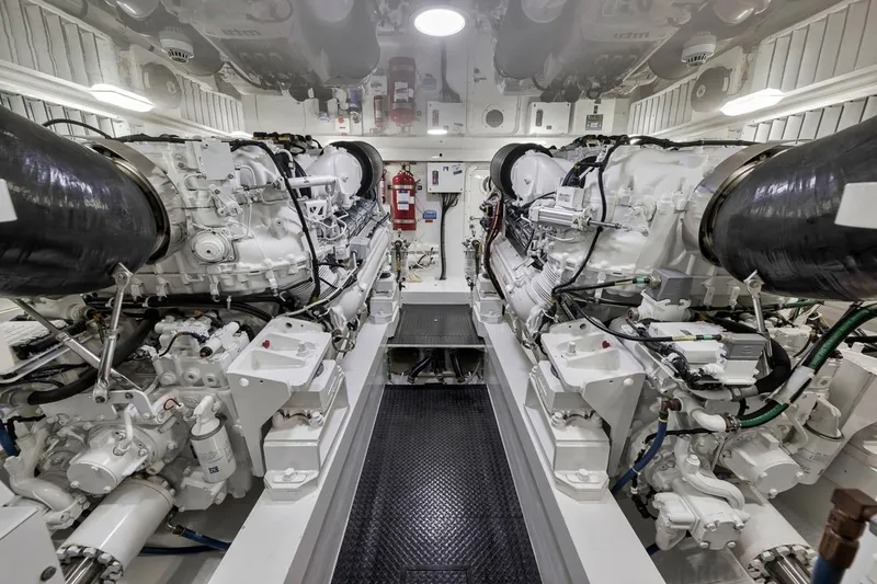 High Rise Yacht Photos Pics 