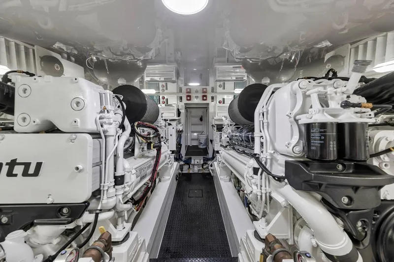 High Rise Yacht Photos Pics 