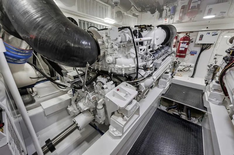 High Rise Yacht Photos Pics 