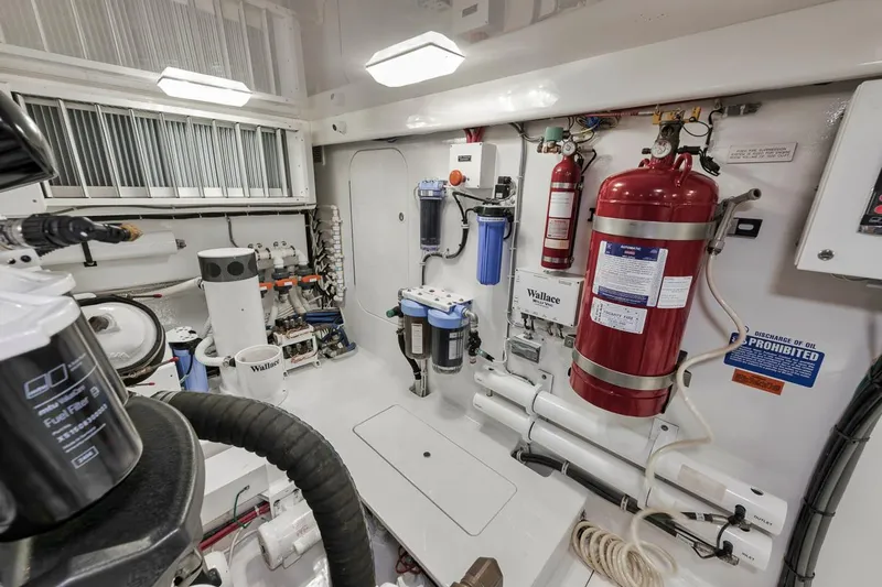 High Rise Yacht Photos Pics 