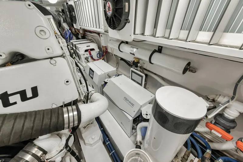 High Rise Yacht Photos Pics 