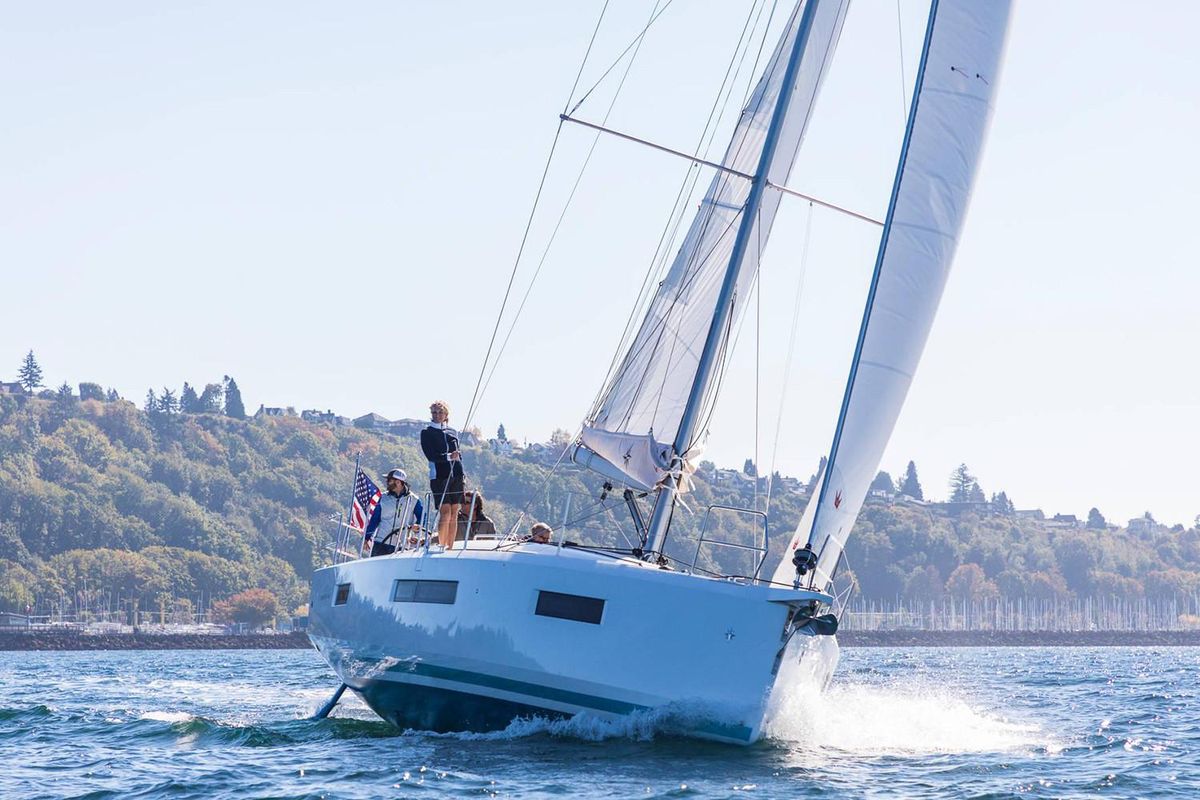 2022 Jeanneau 43 