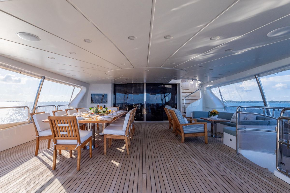 2013 Benetti 121 