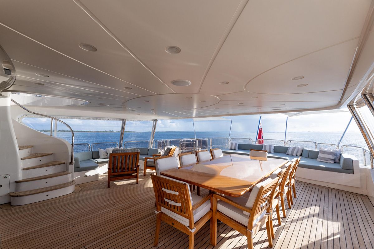 2013 Benetti 121 