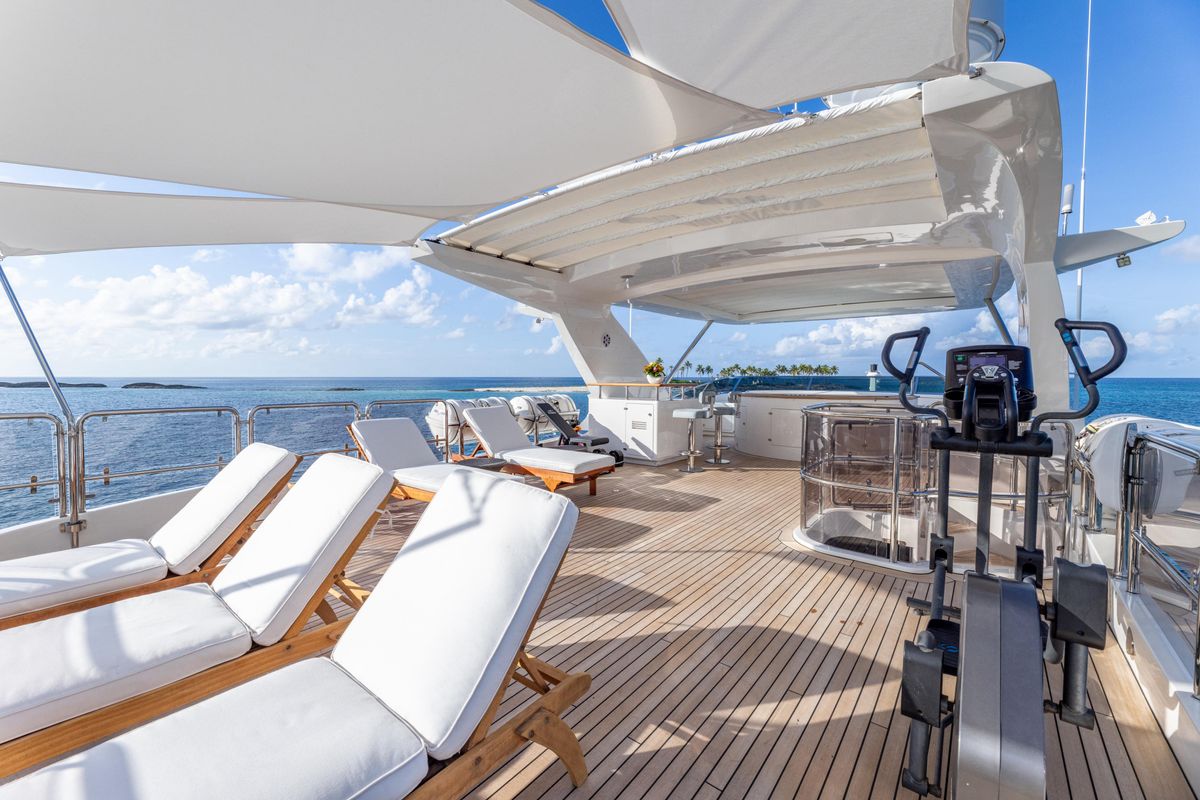 2013 Benetti 121 