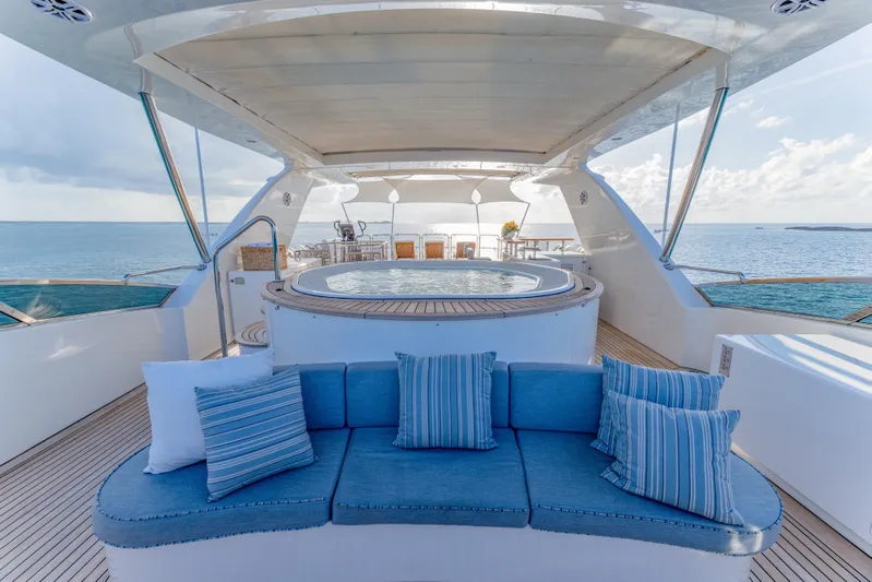 Namaste Yacht Photos Pics SUN DECK FORWARD SEATING