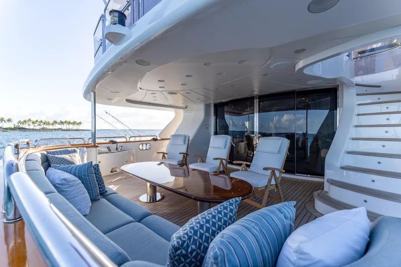 Namaste Yacht Photos Pics MAIN DECK AFT