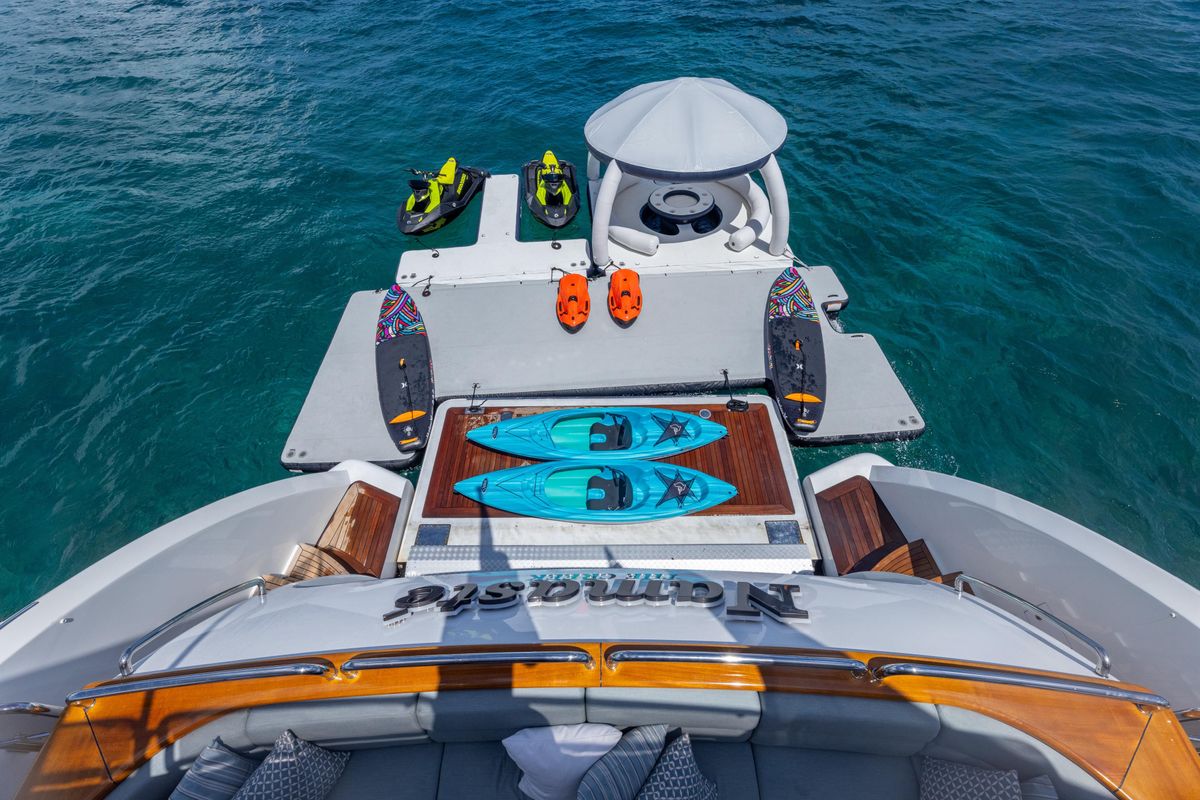 2013 Benetti 121 