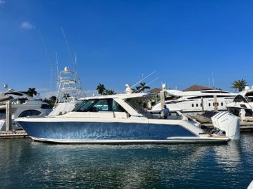2023 48' Tiara Yachts-48 LS Fort Lauderdale, FL, US
