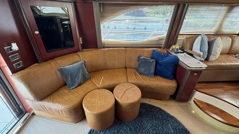 Sea Boss Yacht Photos Pics 2005 Sea Ray 500 Salon