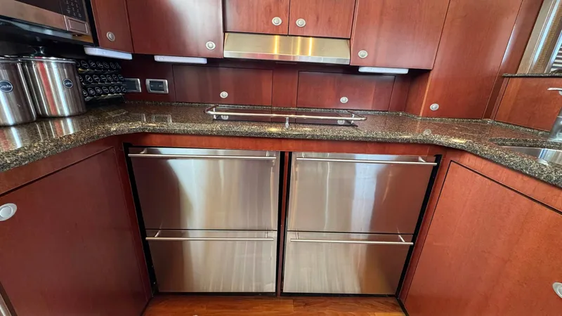 Sea Boss Yacht Photos Pics 2005 Sea Ray 500 Galley