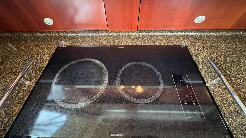 Sea Boss Yacht Photos Pics 2005 Sea Ray 500 Galley Cooktop