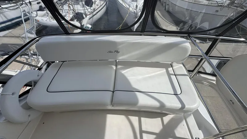 Sea Boss Yacht Photos Pics 2005 Sea Ray 500 Flybridge Seating