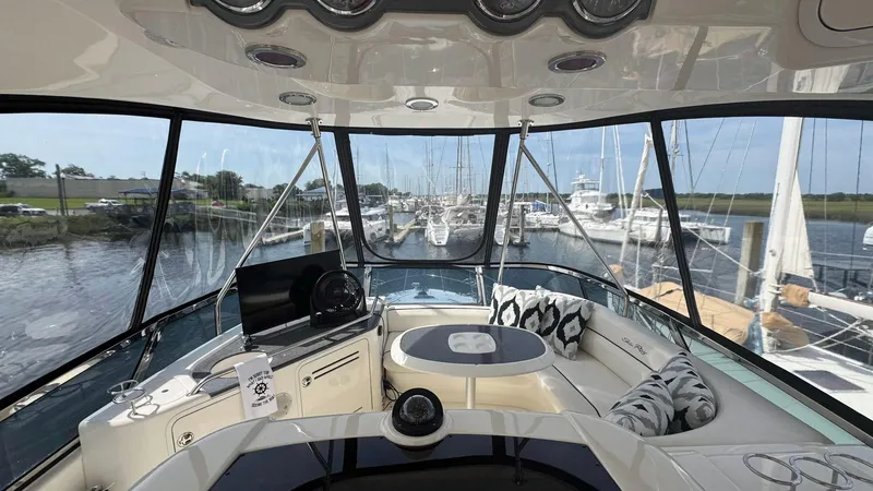 Sea Boss Yacht Photos Pics 2005 Sea Ray 500 Flybridge looking forward