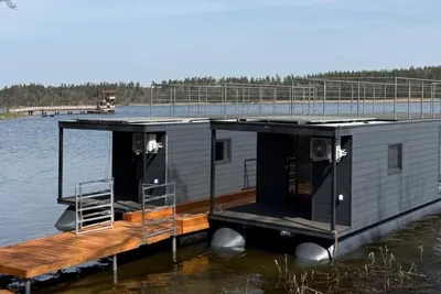 2025 Shogun Mobile Houseboat