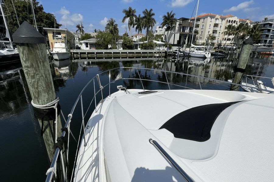 2005 Sea Ray 390 Motor Yacht