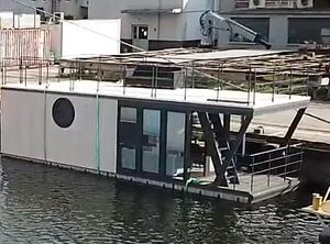 2023 Shogun Mobile Houseboat